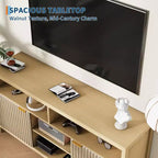 59Mobile TV scanalato per TV fino a 65 pollici, mobile per l'intrattenimento moderno di metà secolo con pannelli a forma d'onda e ripiani aperti, tavolo console multimediale in legno per camera da letto