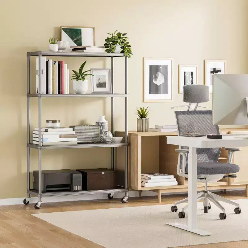 Scaffalatura in acciaio a 4 ripiani HOME di Seville Classics con fodere per ripiani, 36 L x 14 P x 56,5 H