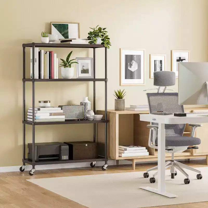 Scaffalatura in acciaio a 4 ripiani HOME di Seville Classics con fodere per ripiani, 36 L x 14 P x 56,5 H