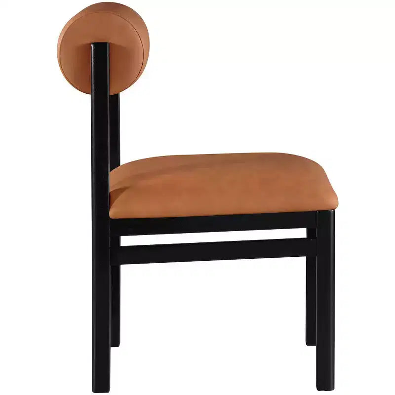 Meridian Furniture, Sedia da pranzo imbottita in pelle vegana Roundhill, Set da 2