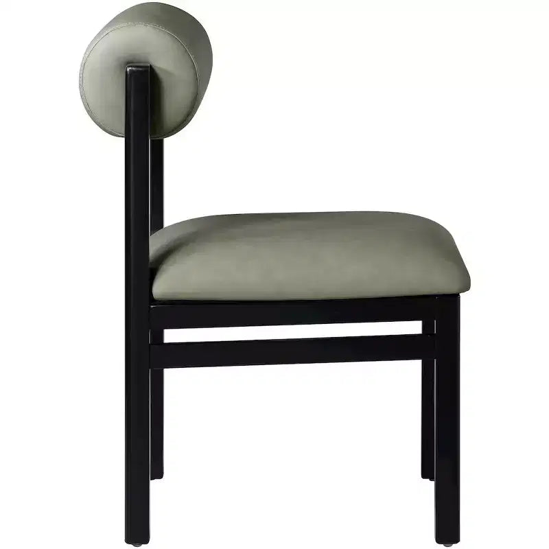 Meridian Furniture, Sedia da pranzo imbottita in pelle vegana Roundhill, Set da 2