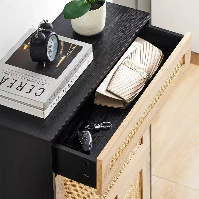 Scarpiera a 3 livelli con cassetti a ribalta Organizzatore stretto in rattan con gambe in metallo per l'ingresso