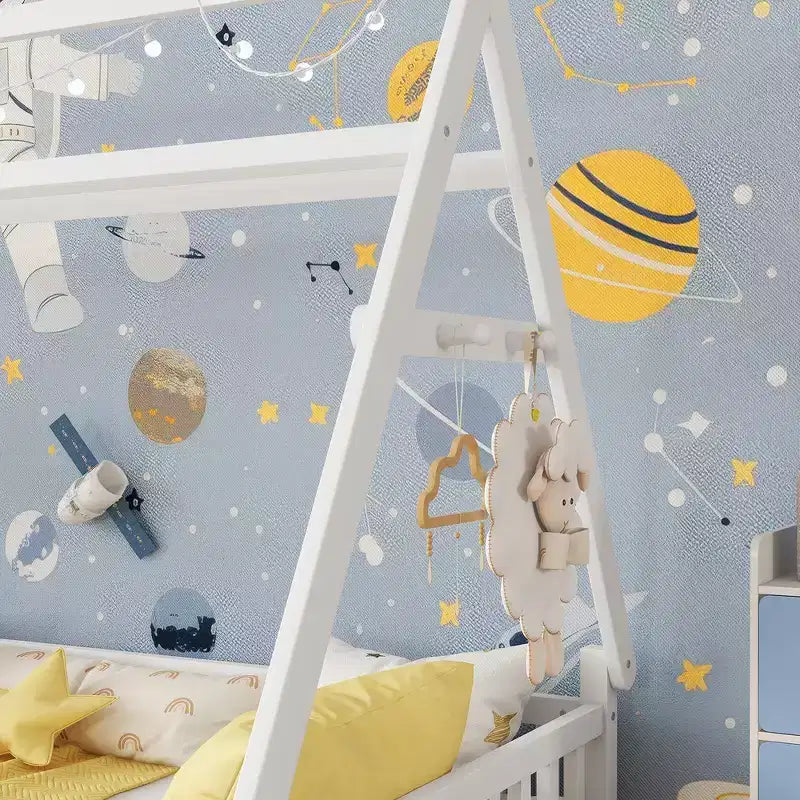 Letto a capanna gemello Whisen con luce, letto a capanna basso con recinzione e tetto, design di sicurezza