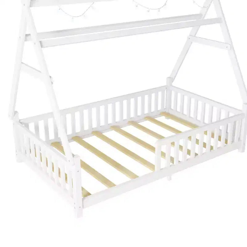 Letto a capanna gemello Whisen con luce, letto a capanna basso con recinzione e tetto, design di sicurezza