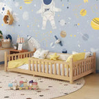 Letto a capanna gemello Whisen con luce, letto a capanna basso con recinzione e tetto, design di sicurezza