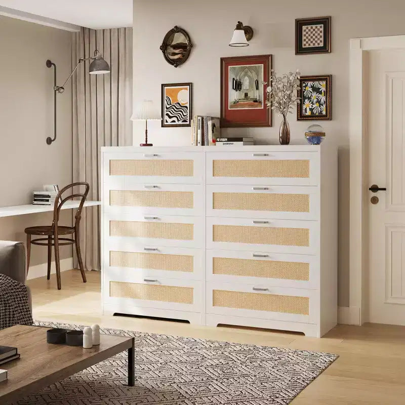 Comò a 5 cassetti in rattan per camera da letto, cassettiera alta 120 cm con prese elettriche, cassettiera in legno con maniglie in metallo per soggiorno e cabina armadio