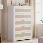 Comò a 5 cassetti in rattan per camera da letto, cassettiera alta 120 cm con prese elettriche, cassettiera in legno con maniglie in metallo per soggiorno e cabina armadio