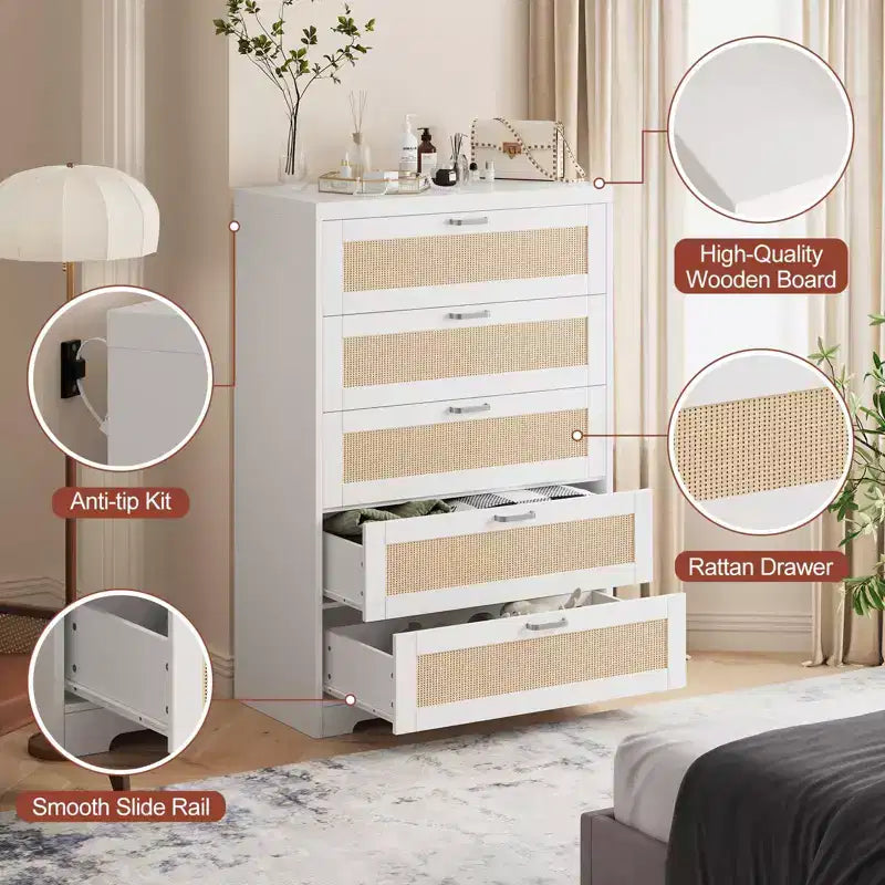 Comò a 5 cassetti in rattan per camera da letto, cassettiera alta 120 cm con prese elettriche, cassettiera in legno con maniglie in metallo per soggiorno e cabina armadio