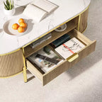 Tavolino da caffè moderno scanalato, tavolino ovale da 48 pollici con cassetti, piano in finto marmo, finiture in metallo, tavolino da centro in rovere naturale per soggiorno