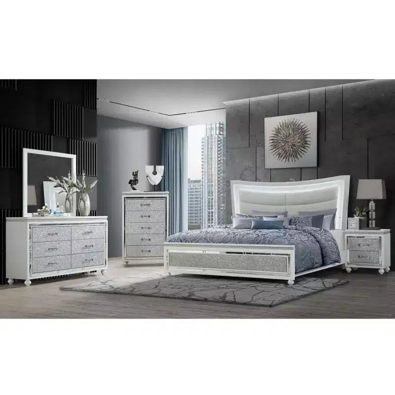 Specchio bianco HomeStock dalle linee pulite e moderne – Elegante complemento d'arredo per la camera da letto, per un look fresco e luminoso