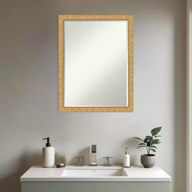 Specchio da parete per bagno Amanti Art Lila, con cornice in legno smussata da mezzo pollice