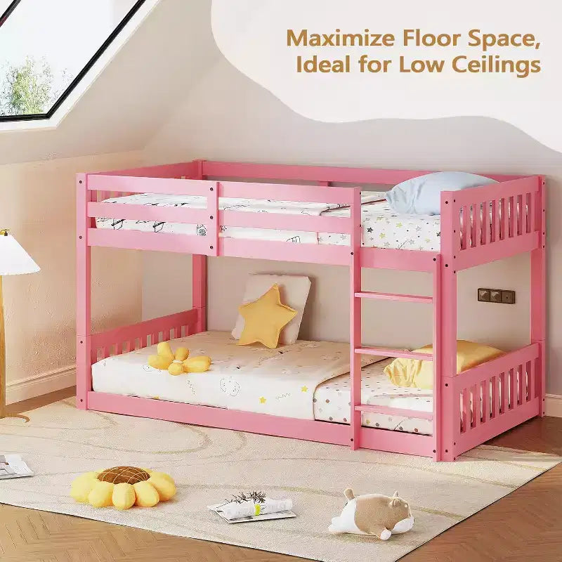 JOYMOR Letto a castello basso Twin Over Twin per bambini/ragazzi, struttura letto a castello Twin in legno con ringhiere di protezione e scaletta per bambini e bambine, materasso non incluso
