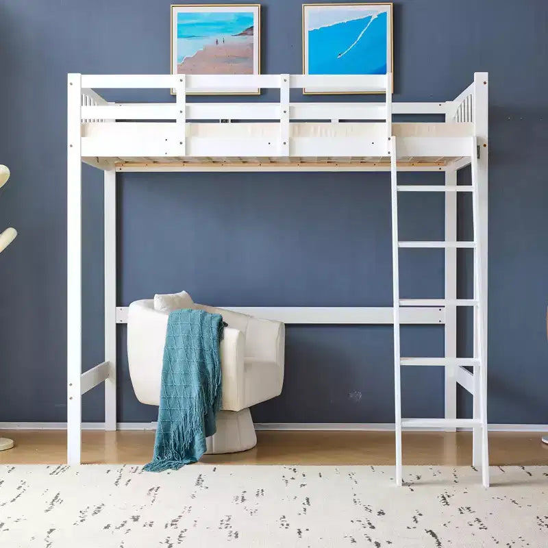 Letto a soppalco VINGLI in legno massello con stazione di ricarica USB/LED, letto in legno massello con pioli piatti, sponda di protezione alta 15 pollici, nessuna necessità di rete a molle, bianco