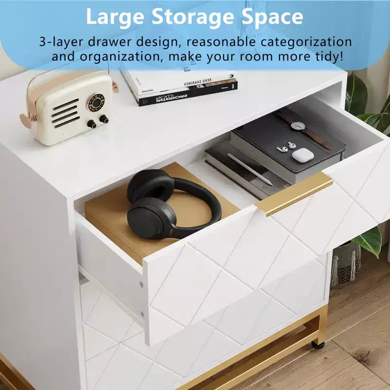 Cassettiera a tre cassetti, comodino con funzione contenitore, toeletta, maniglia dorata, adatto per camera da letto, soggiorno e ingresso