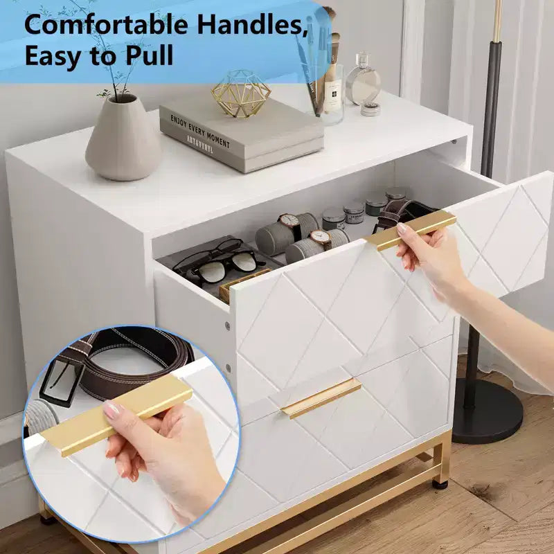 Cassettiera a tre cassetti, comodino con funzione contenitore, toeletta, maniglia dorata, adatto per camera da letto, soggiorno e ingresso