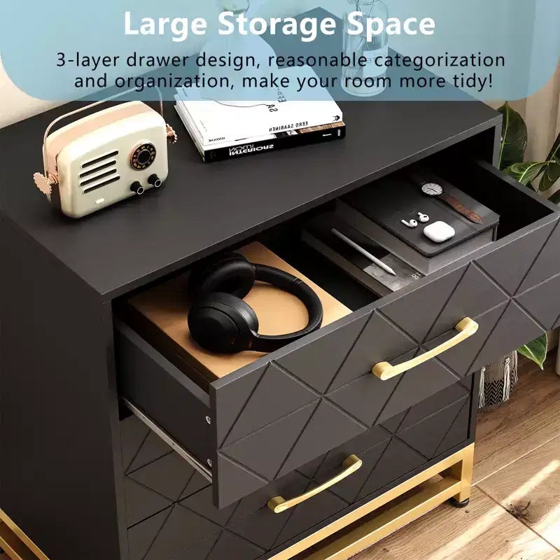 Cassettiera a tre cassetti, comodino con funzione contenitore, toeletta, maniglia dorata, adatto per camera da letto, soggiorno e ingresso