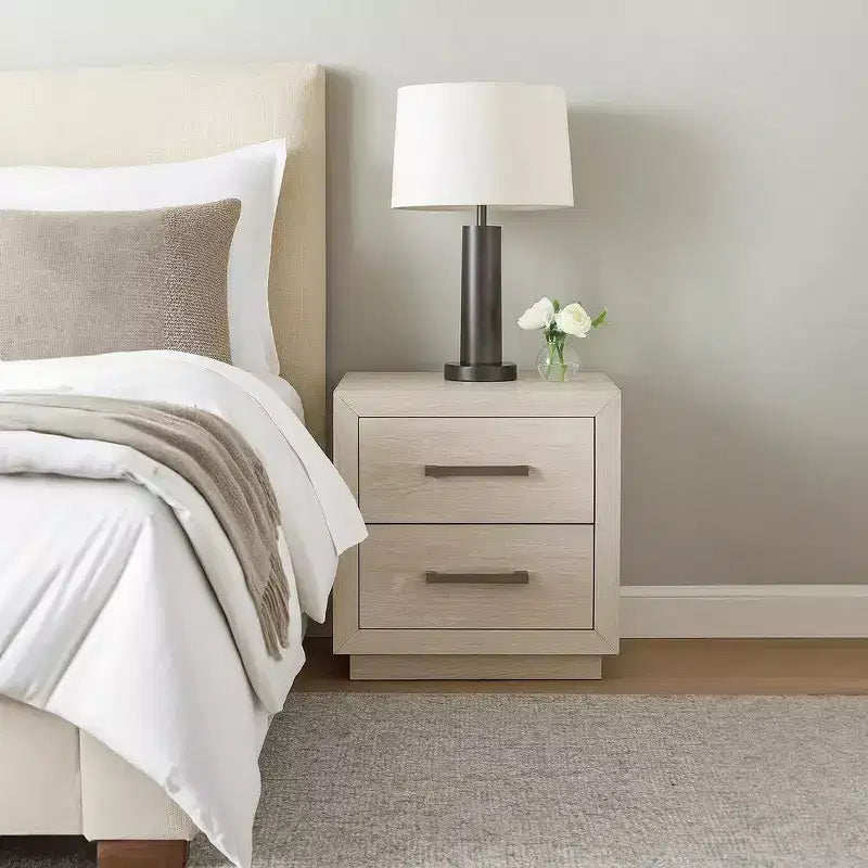 Comodino Royal Hampton, USB e LED, 2 Cassetti Maniglie Cromate, Grigio Chiaro