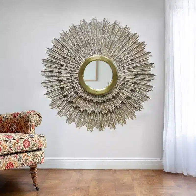 HomeRoots 44 Specchio decorativo con cornice in legno e metallo dorato anticato Sunburst
