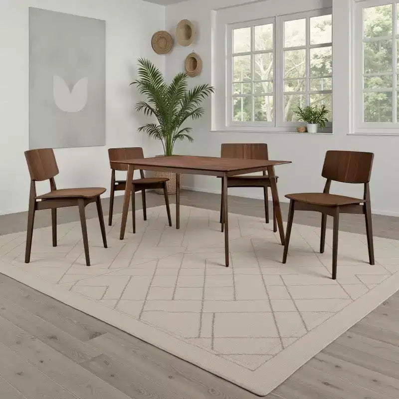 Tavolo da pranzo Royal Hampton, piano rettangolare da 150 cm, gambe angolari, legno massello marrone