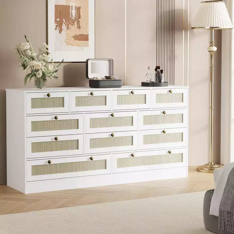 GustoWave Cassettiera in Legno Massello con 12 Cassetti in Rattan, Comò da Fattoria a 61 cassetti per Camera da Letto, Anti-ribaltamento Pesante