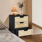 Comodino intrecciato GustoWave con gambe in ferro, comodino decorativo a tre cassetti per camera da letto/salotto