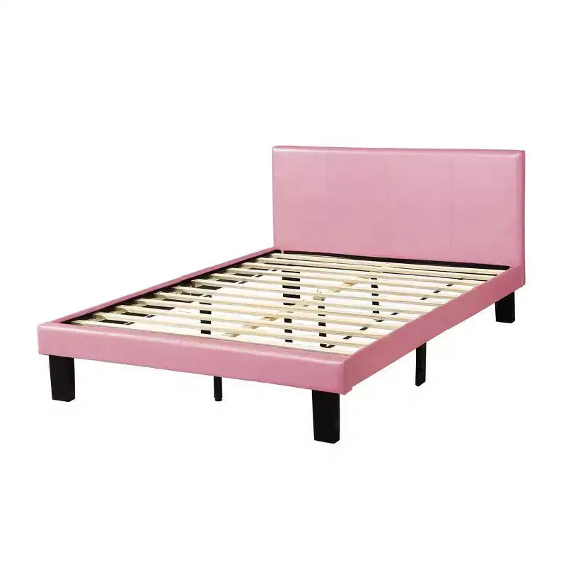 Letto matrimoniale Royal Hampton in legno con rivestimento in similpelle, rosa