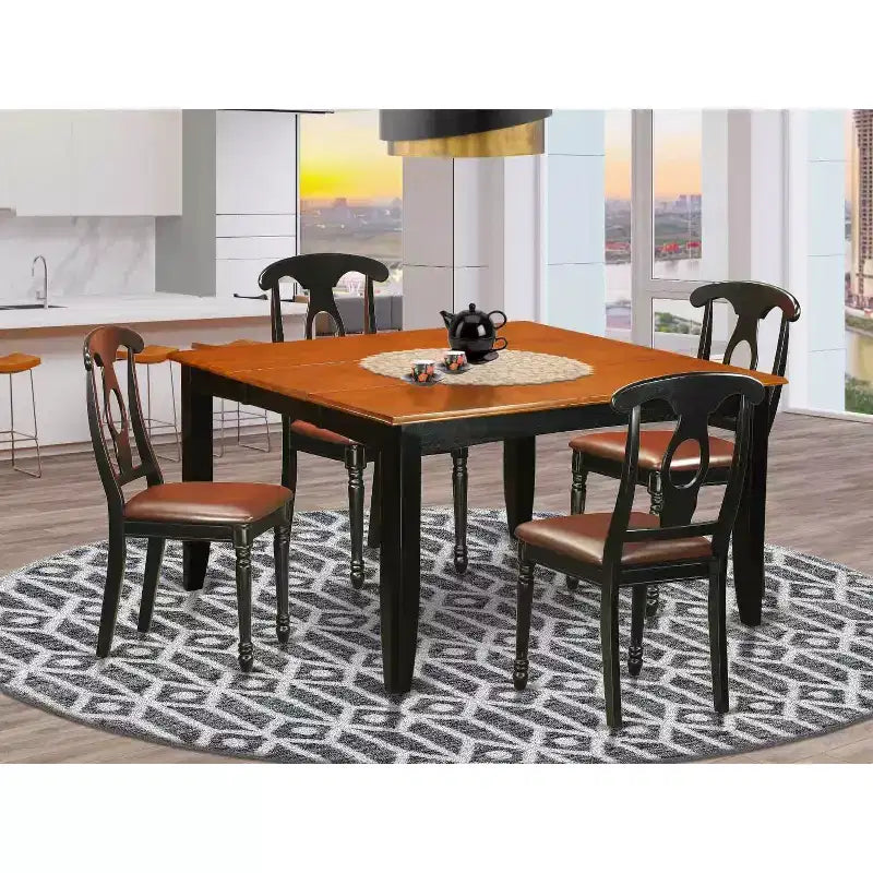 Tavolo da pranzo HomeStock a 5 pezzi, piano quadrato in legno massiccio finitura nera e ciliegio con 4 sedie