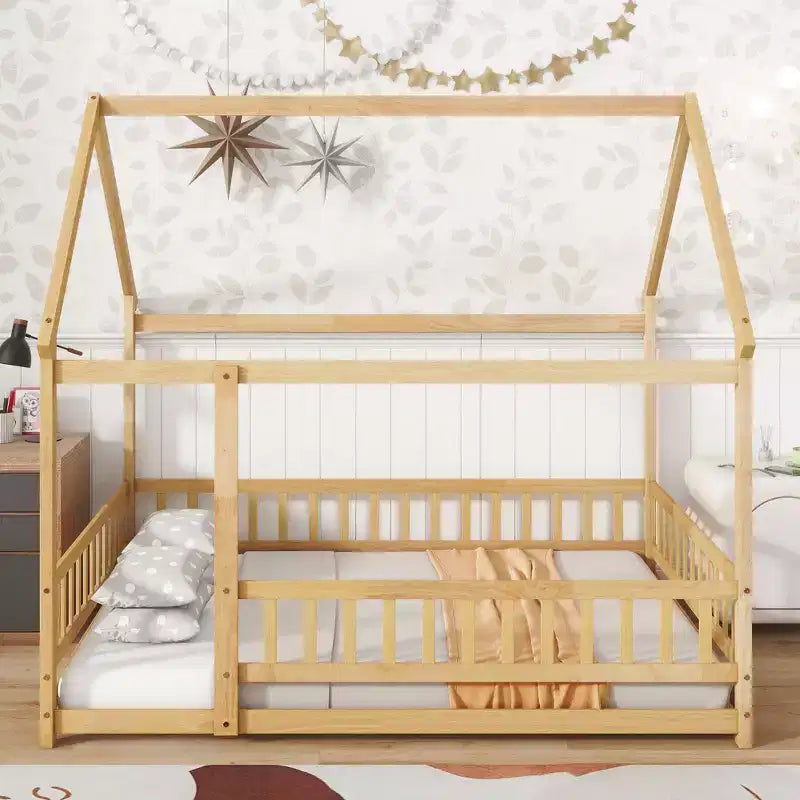 TUYOHW Letto a Pavimento per Bambini, Misura Matrimoniale, in Legno Moderno Stile Montessori, con Spondine di Sicurezza e Porta, per Camera da Letto