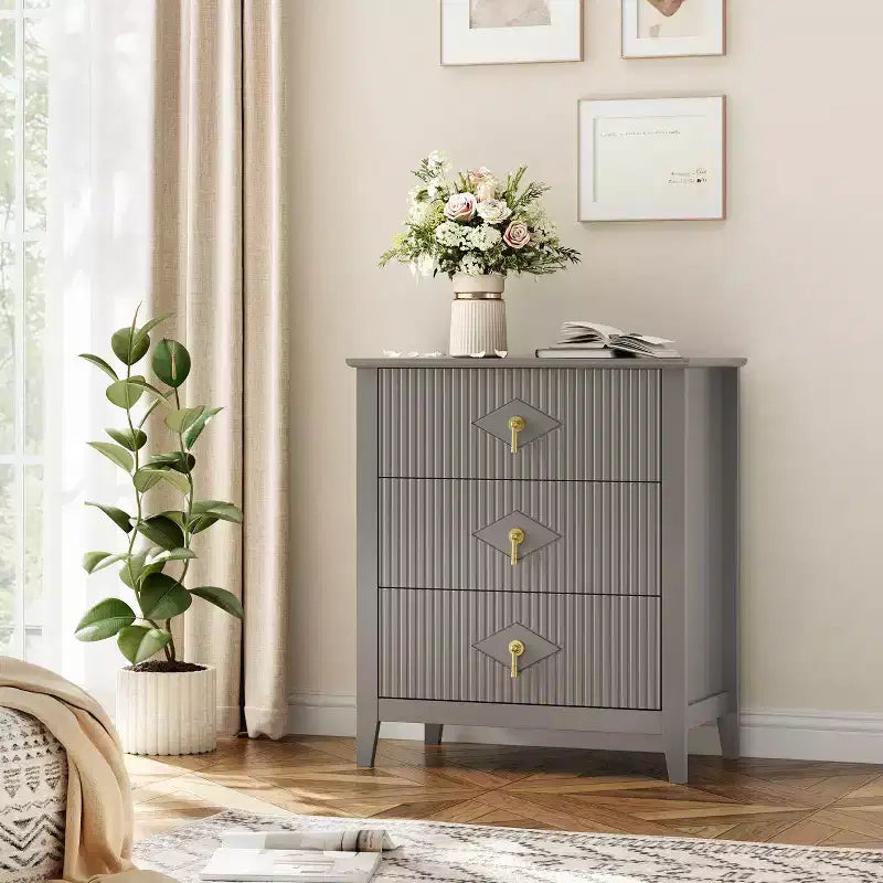 Comodino in Legno con Cassettiera Scanalata, Comodino a 3 Cassetti - Cassettiera Moderna per Camera da Letto, Soggiorno, Corridoio e Ingresso