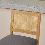 TUYOHW Set di 2 sgabelli da bar in legno massello ad altezza bancone, sedie da bar con schienale scavato effetto rattan e cuscino in lino, sedie da cucina per sala da pranzo, bar