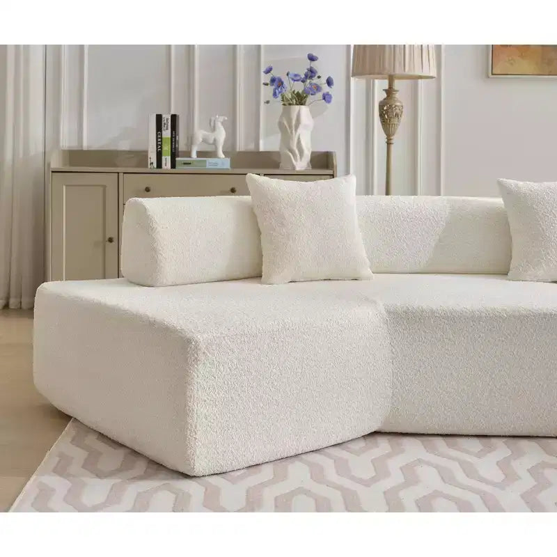 GDFStudio Arvik 140 Moderno Divano Sezionale a L a 4 Posti Rivestito in Bouclé con 4 Cuscini