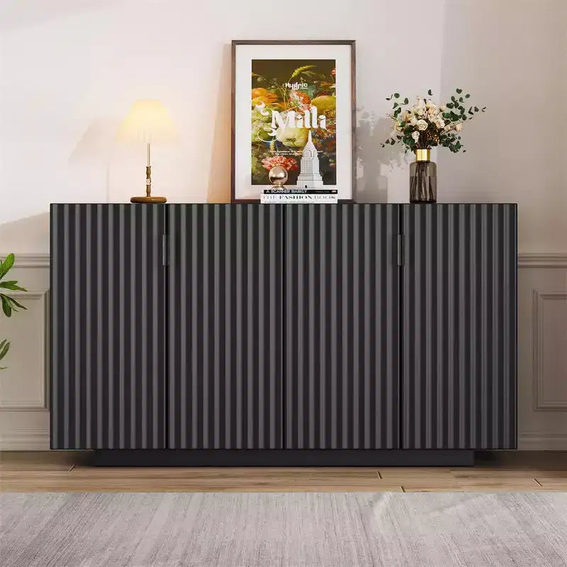 Mobile Credenza da 152 cm con 4 Ante Ondulate e Ripiani Regolabili. Tavolo Consolle per Ingresso. Soggiorno. Sala da Pranzo. Cucina