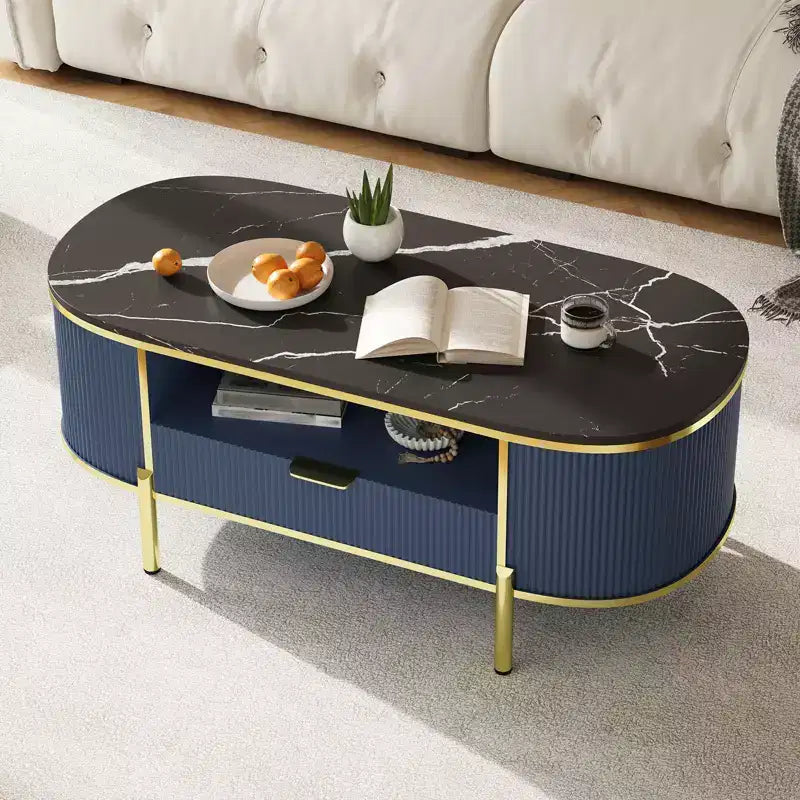 Tavolino da caffè ovale moderno scanalato da 48 pollici, piano in finto marmo e base curva in metallo dorato, tavolino centrale da soggiorno con cassetto e contenitore
