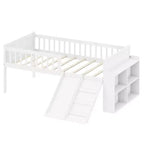 Struttura letto singolo con ripiano portaoggetti, scivolo e scaletta, piattaforma letto in legno con sponde, bianco