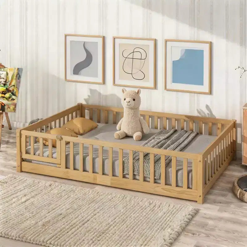Sailvan Letto Completo a Pavimento con Recinzione e Porta, Struttura Letto a Piattaforma per Bambini in Legno Massello