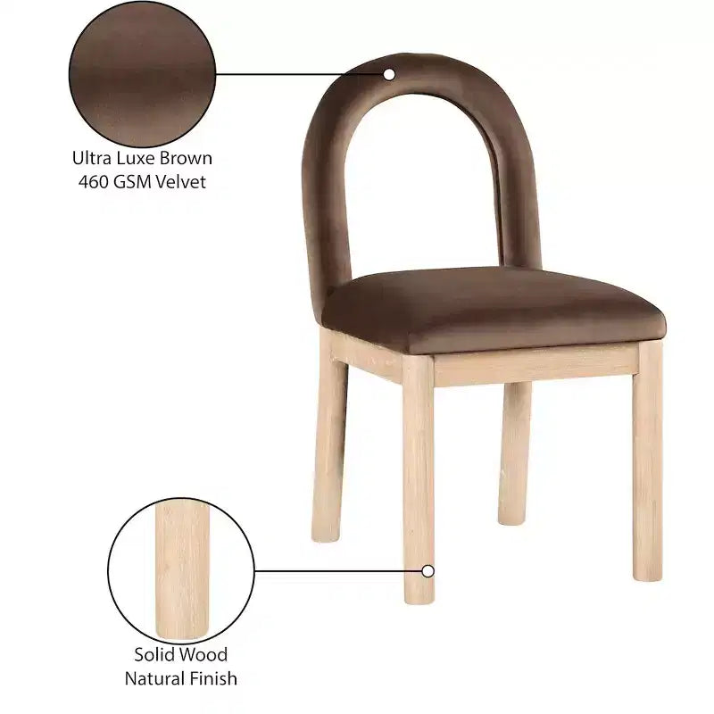 Sedia da pranzo Meridian Furniture Conrad in velluto marrone