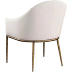 Sedia da pranzo imbottita Meridian Furniture Ferro, in tessuto a prestazioni elevate testurizzato color lino beige, con braccioli