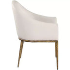 Sedia da pranzo imbottita Meridian Furniture Ferro, in tessuto a prestazioni elevate testurizzato color lino beige, con braccioli
