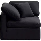 Meridian Furniture Poltrona angolare in velluto Indulge