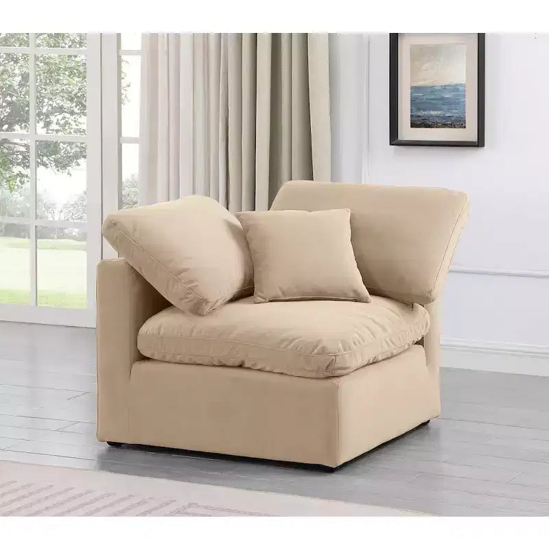 Meridian Furniture Poltrona angolare in velluto Indulge