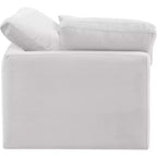 Meridian Furniture Poltrona angolare in velluto Indulge