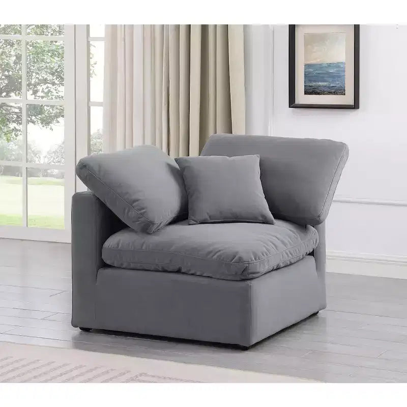 Meridian Furniture Poltrona angolare in velluto Indulge