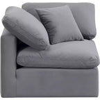 Meridian Furniture Poltrona angolare in velluto Indulge
