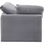 Meridian Furniture Poltrona angolare in velluto Indulge