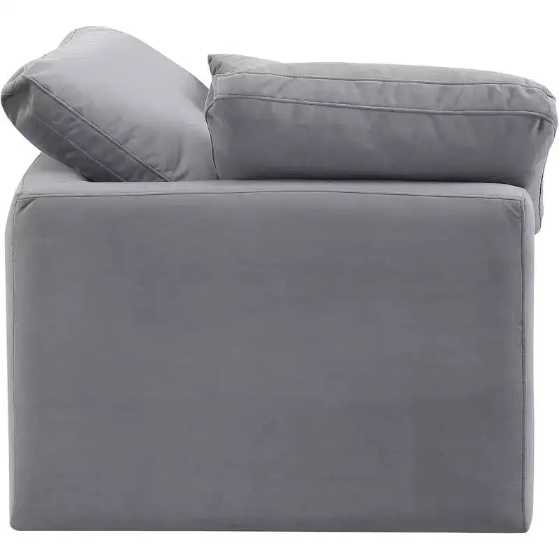 Meridian Furniture Poltrona angolare in velluto Indulge