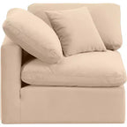 Meridian Furniture Poltrona angolare in velluto Indulge