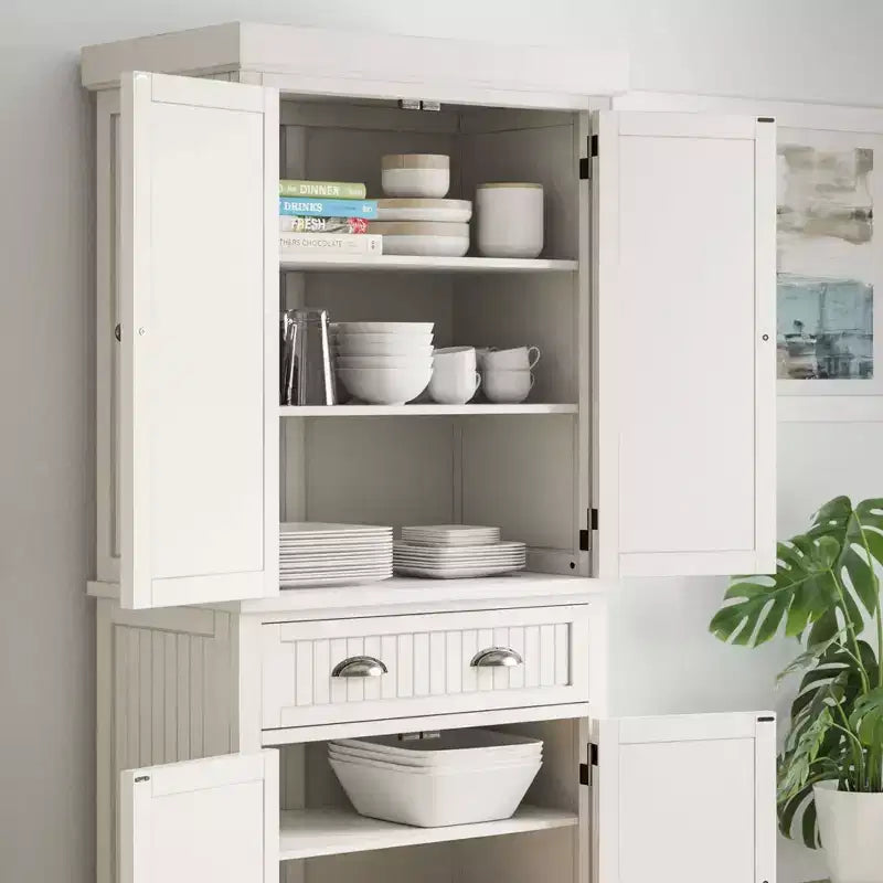 Nantucket Pantry Bianco Sporco - Homestyles: Mobile da cucina costiero nautico, Struttura in legno massello, Ripiani regolabili, Altezza 72"