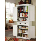 Nantucket Pantry Bianco Sporco - Homestyles: Mobile da cucina costiero nautico, Struttura in legno massello, Ripiani regolabili, Altezza 72"