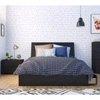 Set camera da letto completo Epik 3 pezzi con pannelli di estensione testiera Neri - Nexera: Stile Moderno Contemporaneo, Include Comodino