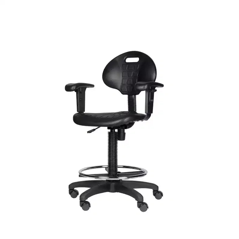 Sedia da ufficio operativa Hampden Furnishings in poliuretano con braccioli e altezza regolabile da 56 a 81 cm, nera